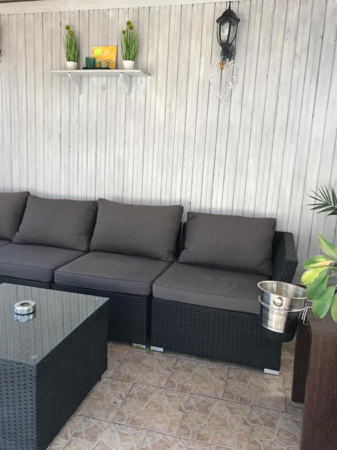 White Rose Guest Rooms Burgas ภายนอก รูปภาพ