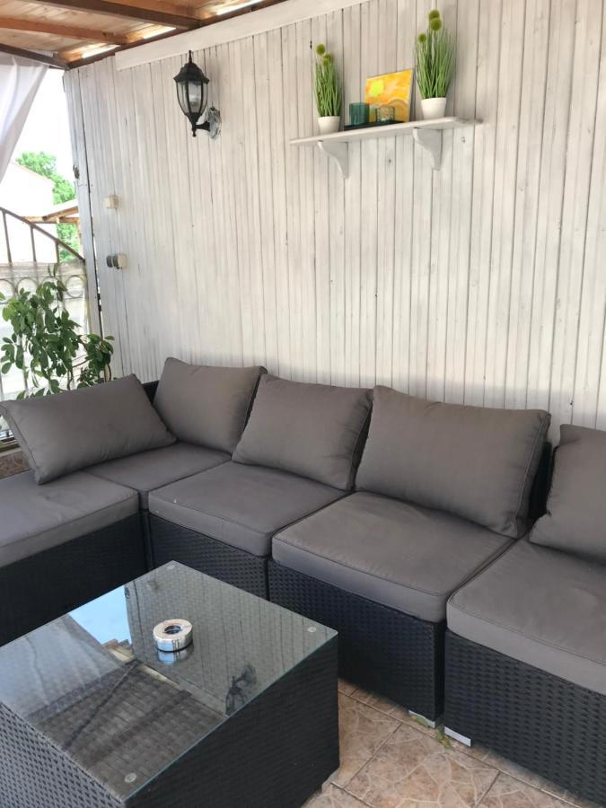 White Rose Guest Rooms Burgas ภายนอก รูปภาพ
