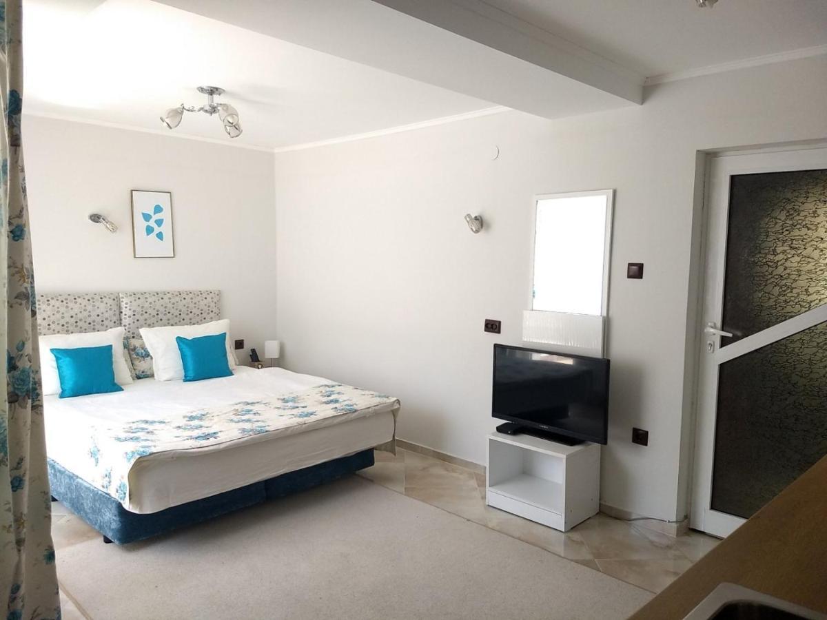 White Rose Guest Rooms Burgas ภายนอก รูปภาพ