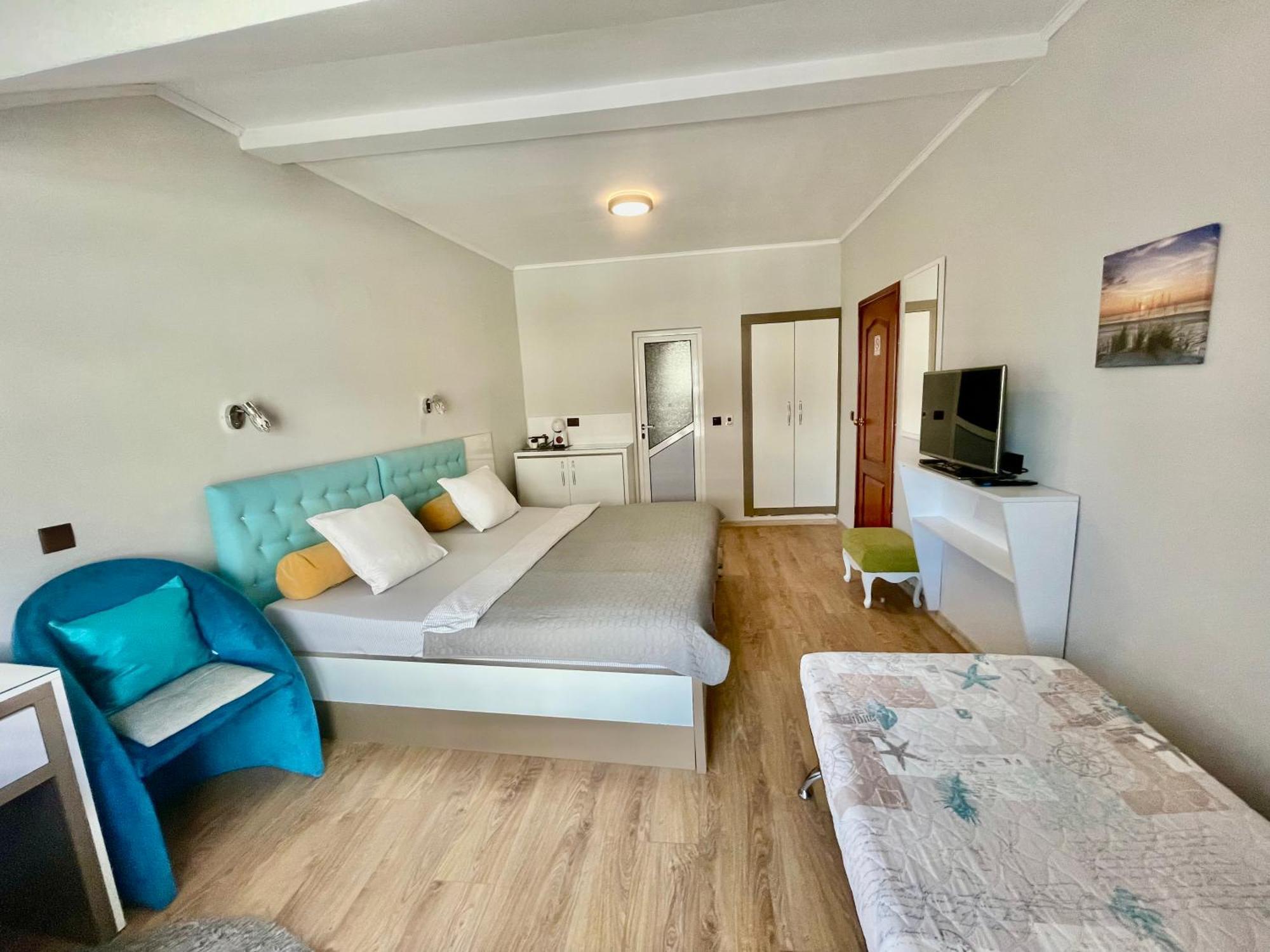 White Rose Guest Rooms Burgas ภายนอก รูปภาพ