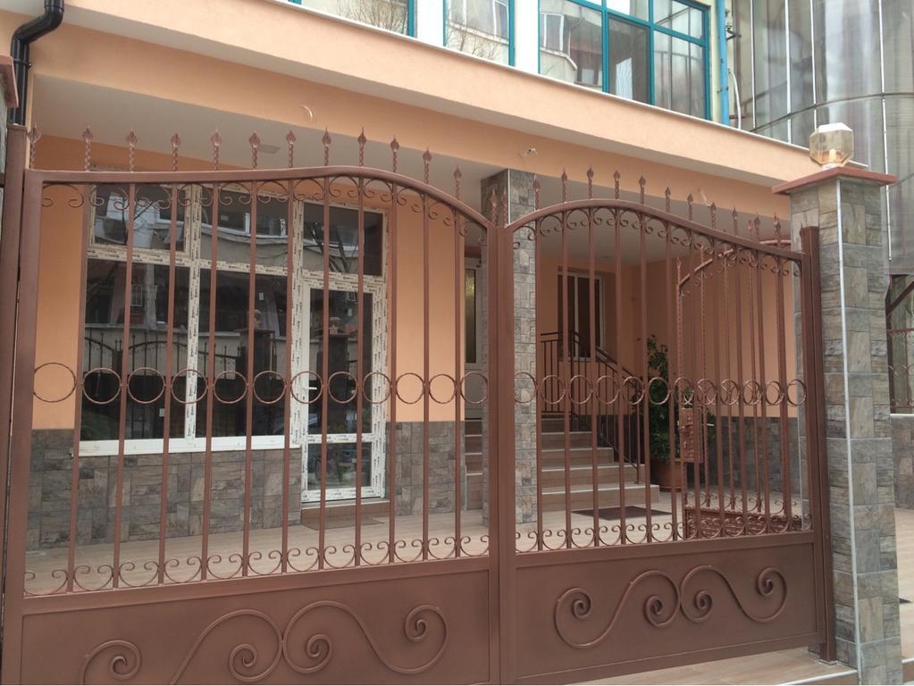 White Rose Guest Rooms Burgas ภายนอก รูปภาพ