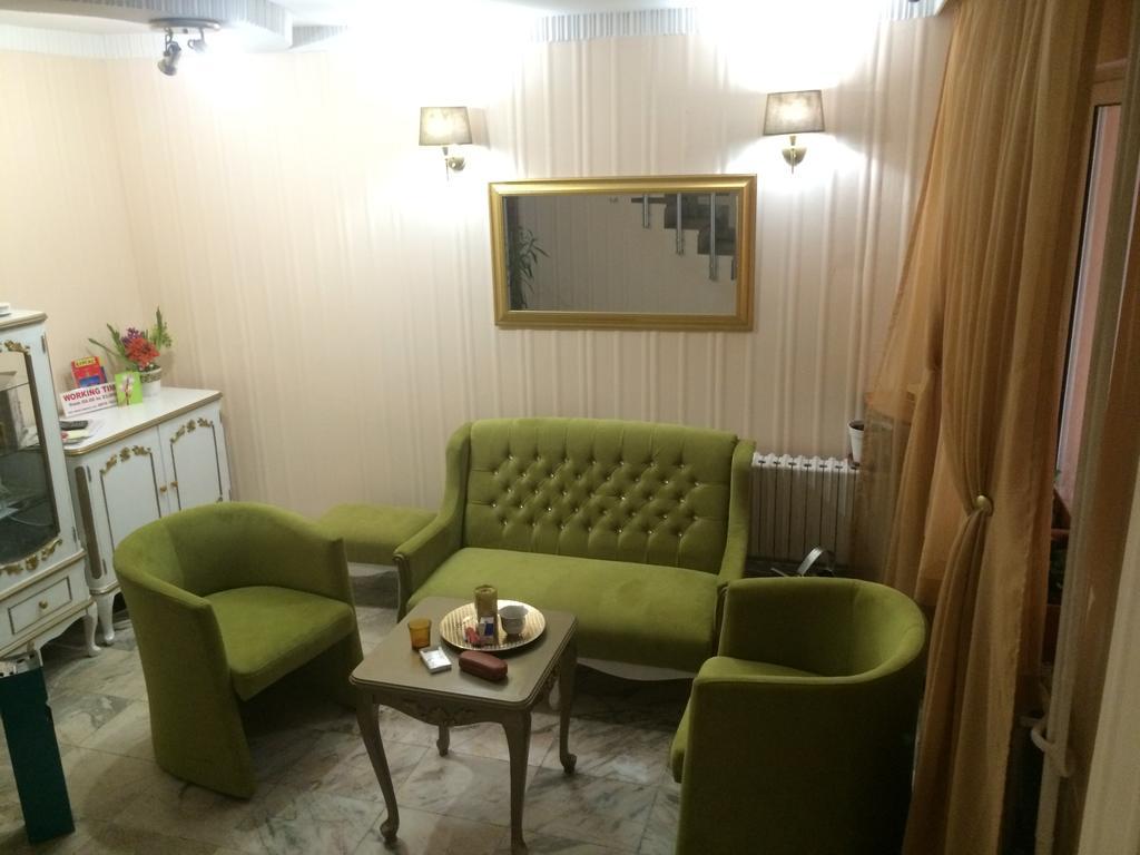 White Rose Guest Rooms Burgas ภายนอก รูปภาพ