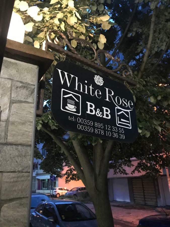 White Rose Guest Rooms Burgas ภายนอก รูปภาพ