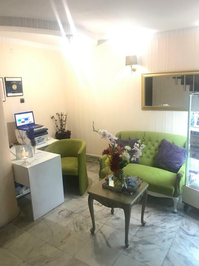 White Rose Guest Rooms Burgas ภายนอก รูปภาพ