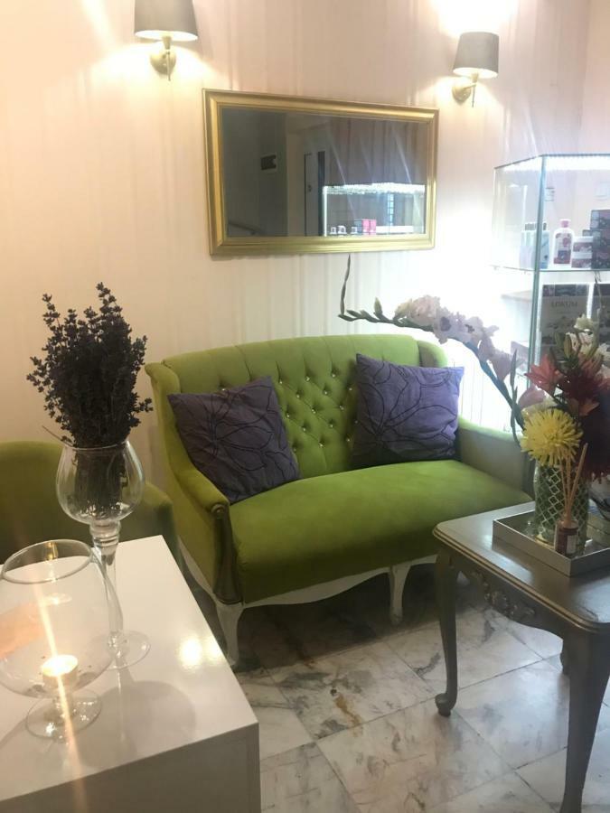 White Rose Guest Rooms Burgas ภายนอก รูปภาพ